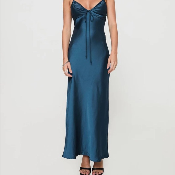 Princess Polly Blue Maxi Special Occasion Dress with Elegant Sheen - Picture 5 of 11